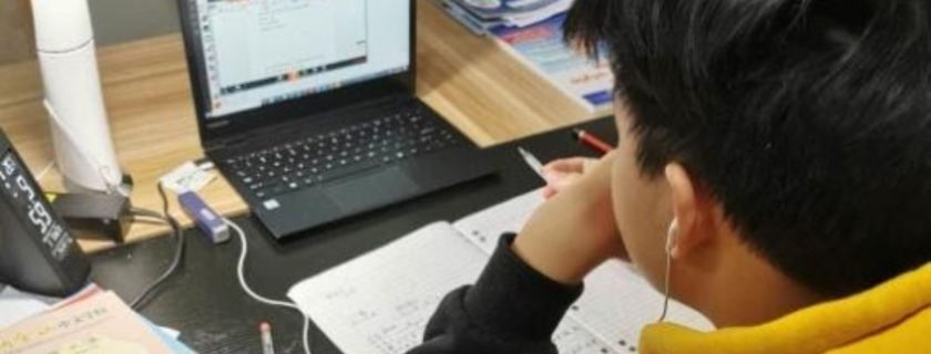 在实践中探索 在反思中前行